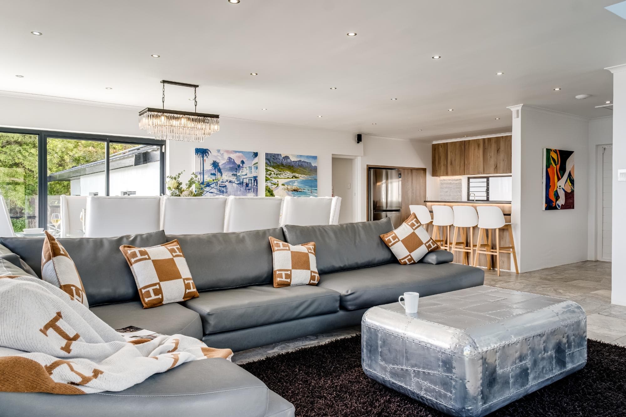 Camps Bay Holiday Villa With Sunset View — luxury villa in Camps Bay
