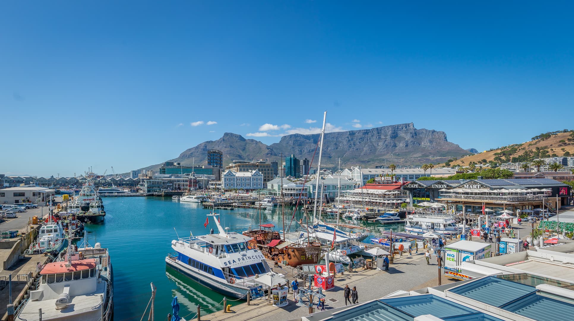 V and A Waterfront on the City and Table Mountain Tour