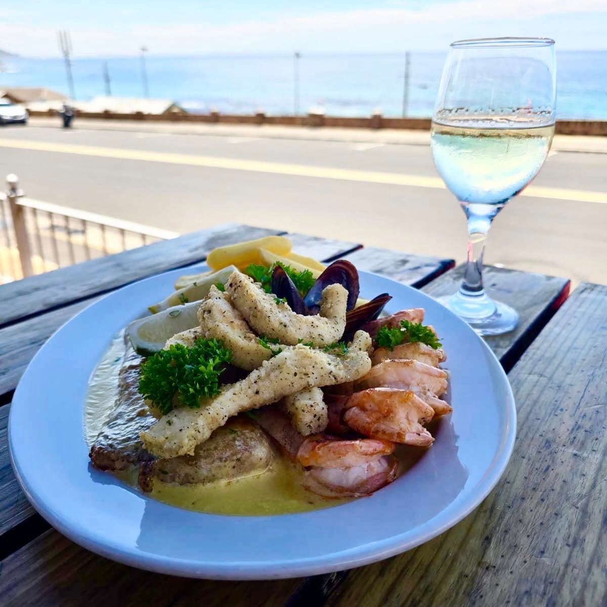 Lunch At Dixies on the Cape Peninsula Private Tour